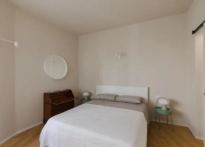 Modern Spacious On The Tevere Apartment