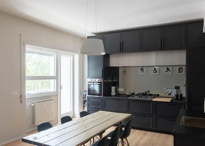 Modern Spacious On The Tevere Apartment Rom